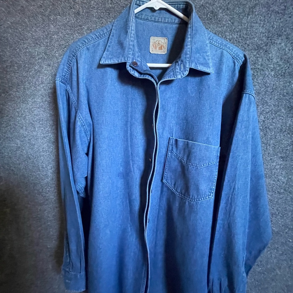 Stubbs Blue Lightweight Denim Shirt Relaxed Fit. Size Large , cuff link cuffs.